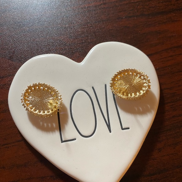 Unique Marilyn Monroe Statement Goldtone Earrings - Picture 4 of 10